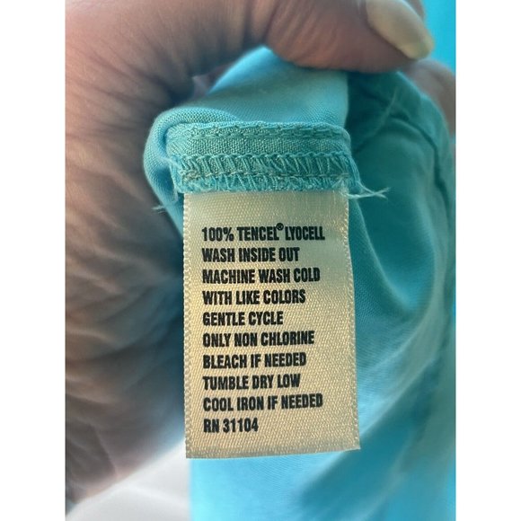 Crown & Ivy Dress Women's Size Medium Ruffle V Neck NEW W/TAGS - Picture 4 of 4